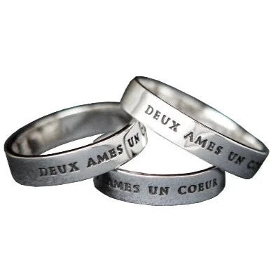 "Deux ames un coeur"  (French:  "two souls, one heart')