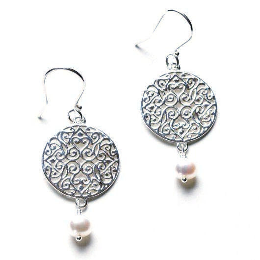 Southern Gates Earrings with Freshwater Pearls in Silver.
