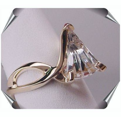 Strellman Lighthouse Ring with White Topaz in Gold