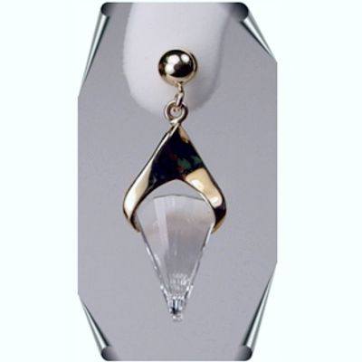 Lighthouse cut earrings in gold.